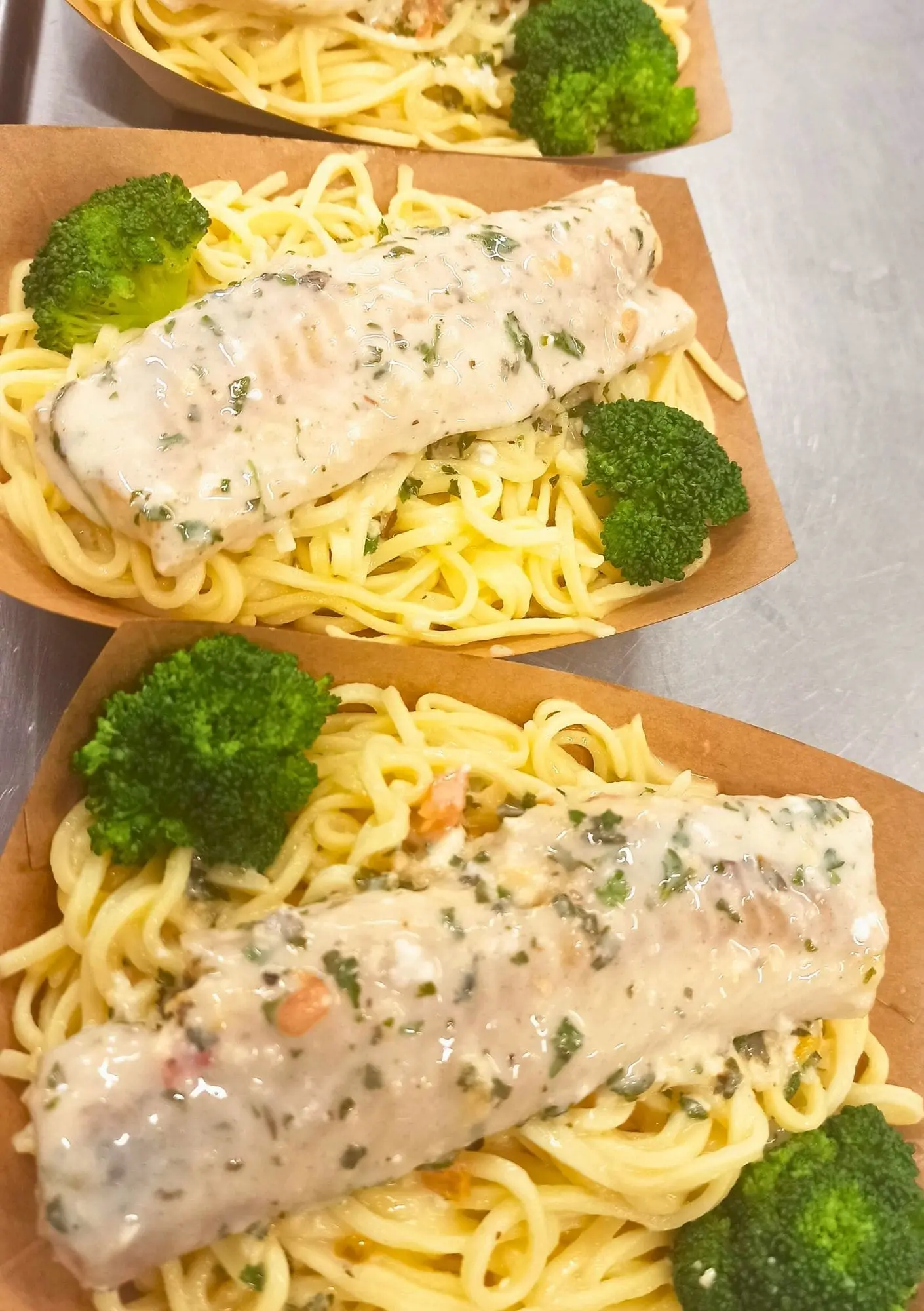 Plateau repas chauds Dijon Cheffe Hanta